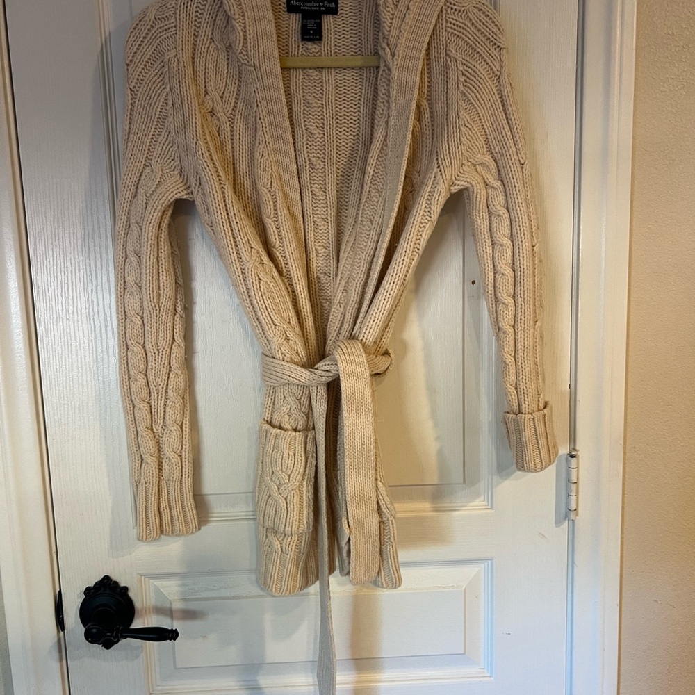 Abercrombie & Fitch Cream Cable Knit Cardigan